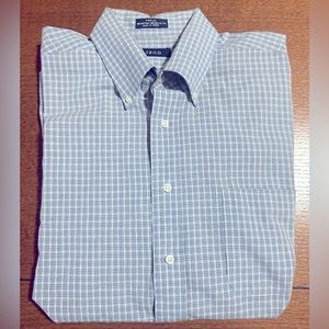 IZOD Poplin Mens Blue Short Sleeve Shirt 17 1/2.  Cotton/Polyester Blend Fabric